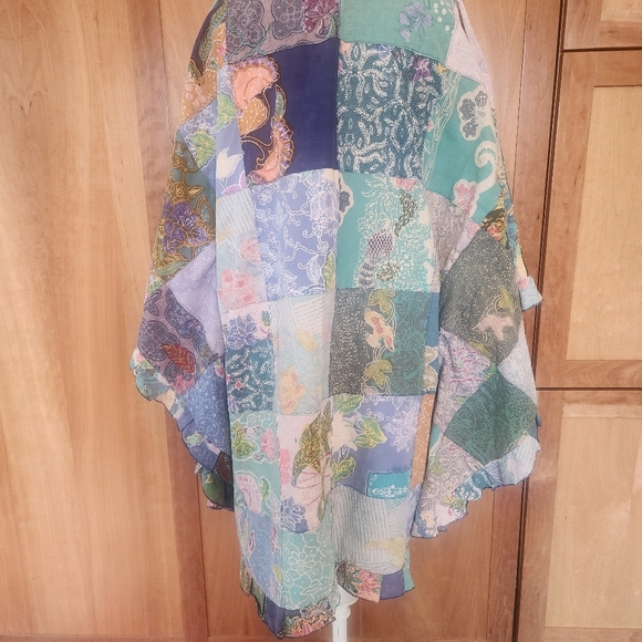 Ruffled Patchwork Poncho, Blue Story - Picture 6 of 9
